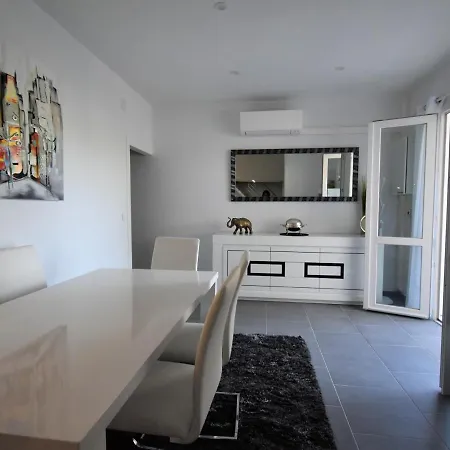 T2 Bis Rénové à Centre Avec 2 Terrasses, Clim, Parking, Proche Et Gare. - Fr-1-420-84 *