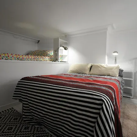 T2 Bis Rénové à Centre Avec 2 Terrasses, Clim, Parking, Proche Et Gare. - Fr-1-420-84