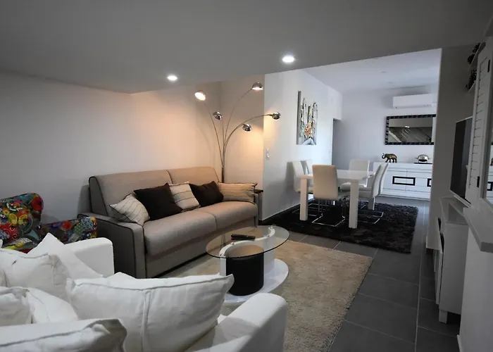 T2 Bis Renove A Centre Avec 2 Terrasses, Clim, Parking, Proche Et Gare. - Fr-1-420-84