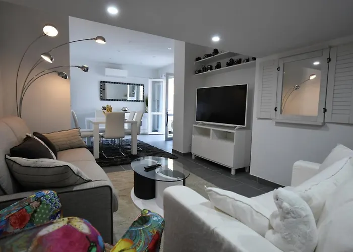 Апартаменты T2 Bis Renove A Centre Avec 2 Terrasses, Clim, Parking, Proche Et Gare. - Fr-1-420-84 *